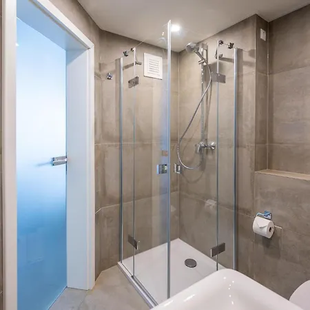 Waterfront Appartement Sagard