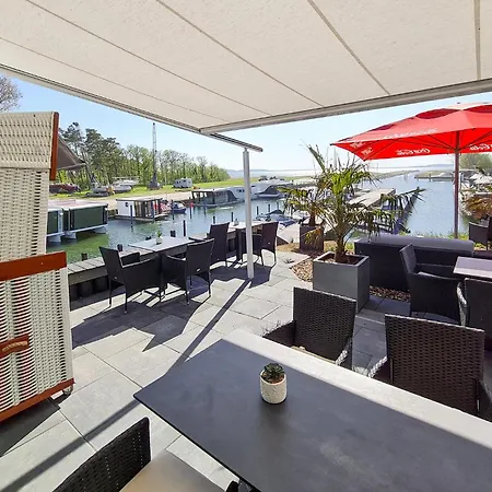 Waterfront Appartement Sagard