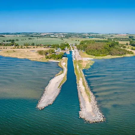 Waterfront Appartement Sagard